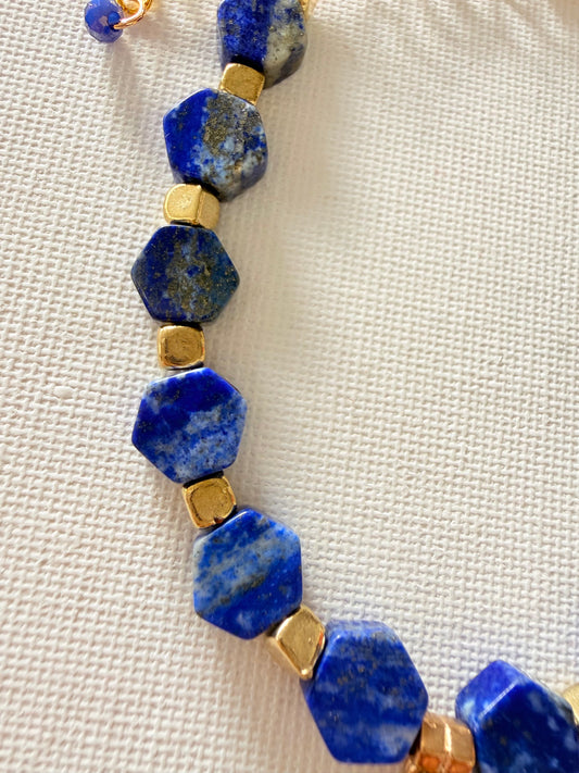 Pulsera de Lápis Lázuli con árbol de la vida dorado