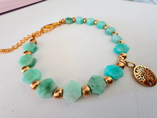 Pulsera de Amazonita Facetada Hexagonal con Dije de Árbol de la Vida