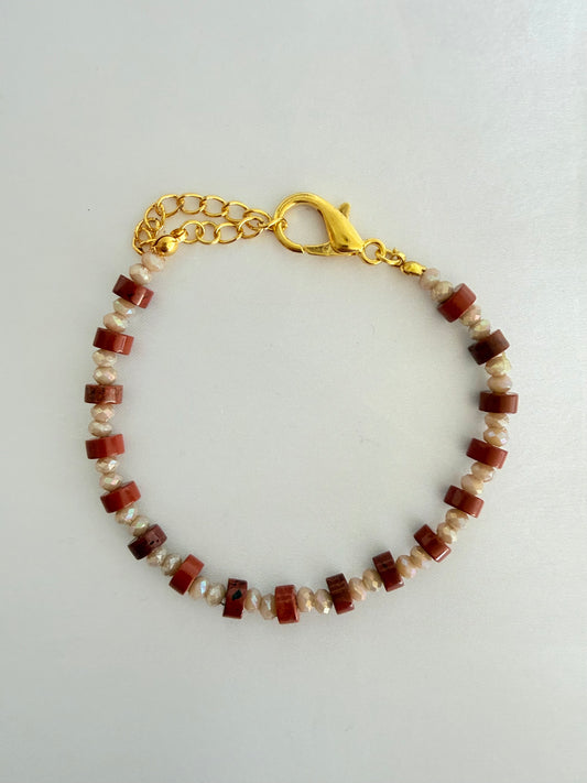 Pulsera de Jaspe Rojo Facetado Cilindrico con café